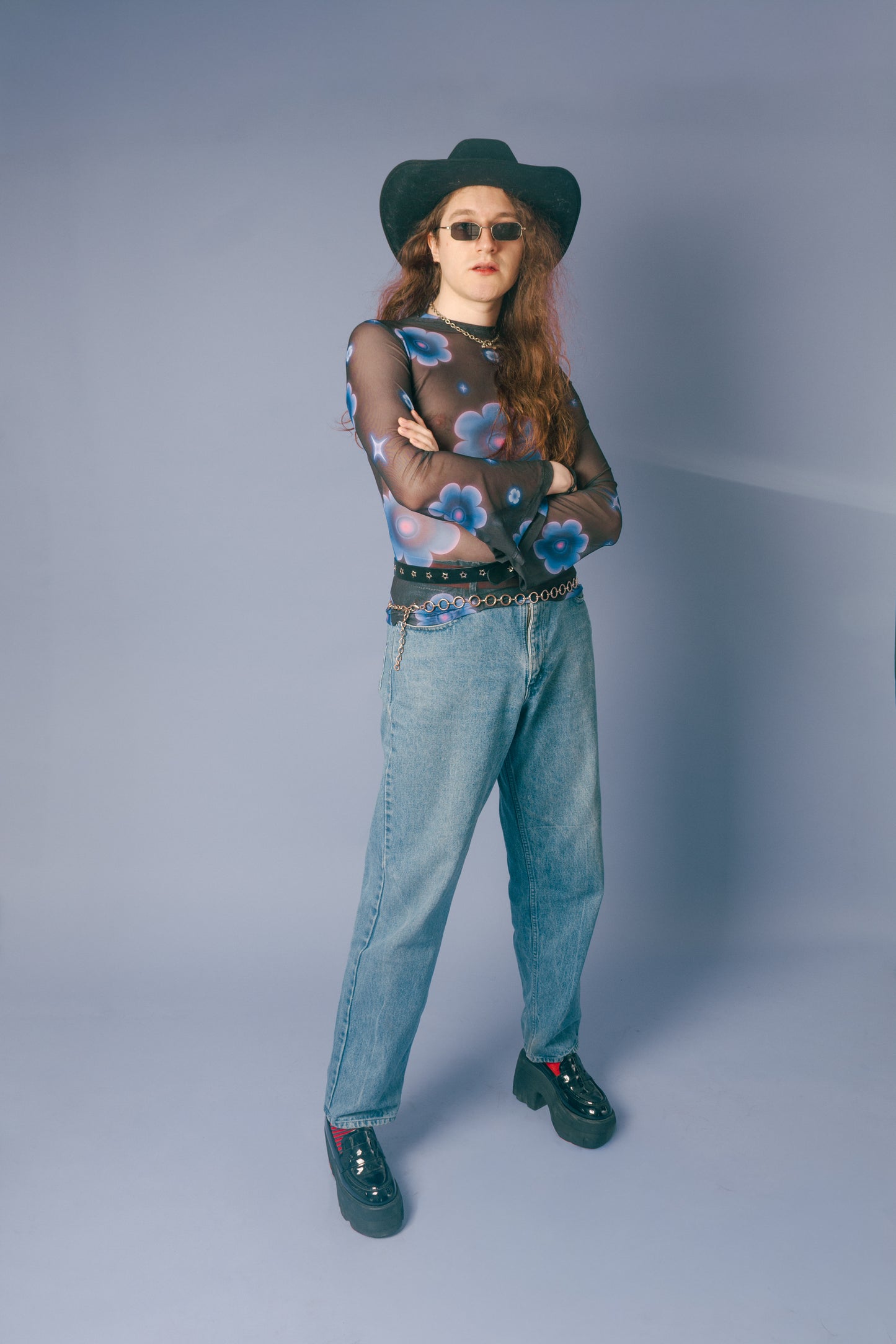 Blusa mesh manga campana flores moradas