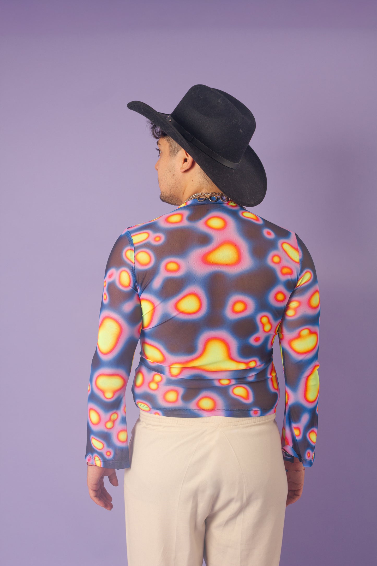 Blusa mesh manga campana lava negra