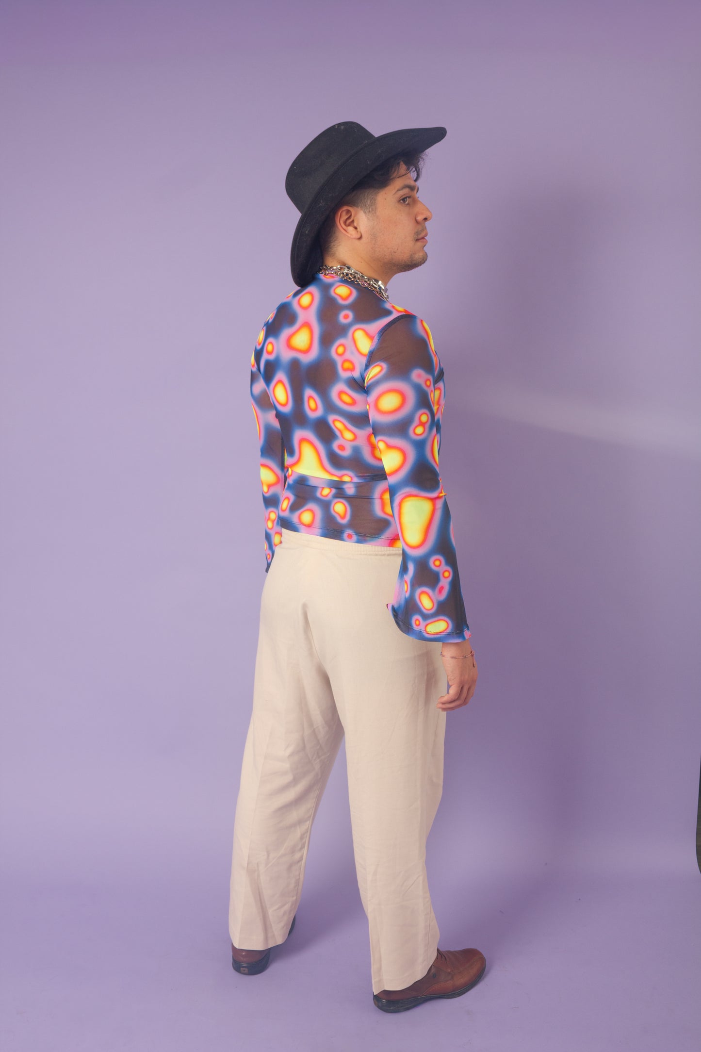 Blusa mesh manga campana lava negra